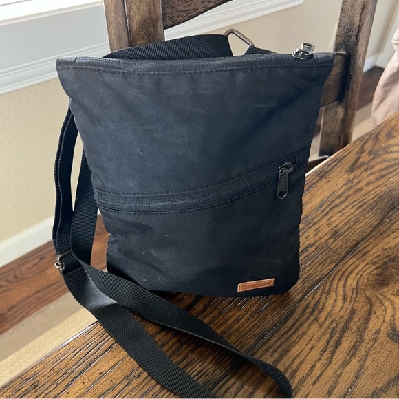 Eddie Bauer Women’s Bag Purse Crossbody Black Travel Beach Small, - Picture 16 of 16